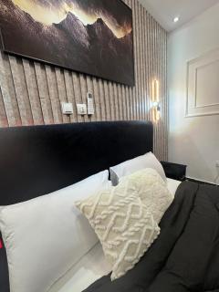 Ivoire suite room, studio Angre 8ᵉ tranche - Abidjan - 2