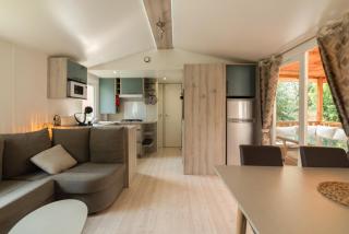 Mobil Home les pieds dans l'eau - 2