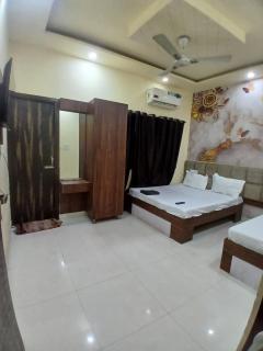 Agam Homestay - Few Steps From golden temple - 1