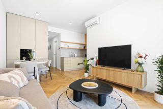 Your Most Central Spot - Culture & Shopping - 4