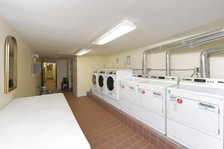 Cozy Cute Studio Apartment in Midtown East Manhattan Elevator Laundry Steps to Subway - 1