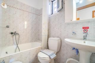 Captain Spiros Casa Nuova 2,3 - 4