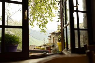 Armoloi Traditional - Guest House - 8