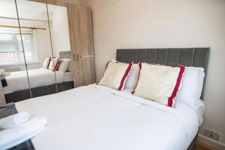 City Oasis - Sleeps 6 - Near Co-op Live & Stadium - 0