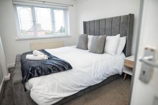 City Oasis - Sleeps 6 - Near Co-op Live & Stadium - 8