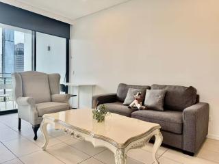 Luxury South Bank Apartment | City Views - 7