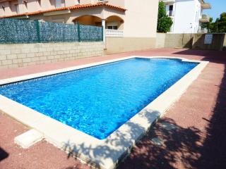 Casa con piscina comunitaria - 2
