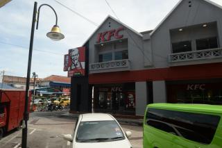 Brezza Hotel Lumut - Lumut - 9