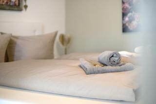 Landliebe mit Seenähe und Innenpool - 1