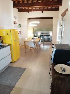 Charming Lucca Apartment, Modern Comfort in Historic Setting - 9