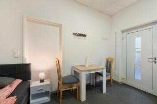 Cozy 2-bed Room With Kitchen - 7