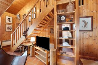 Wooden Western Lodge Tiny Haus - 2