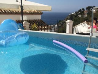 Marina del Este sea view half villa - 7