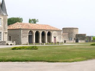 Gites Du Château De Saveilles - 9