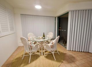 Campbells Cove Unit 12 - Caloundra - 4