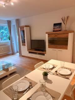 Gemütliche Wohnung mit TV, Balkon und Küche - 3