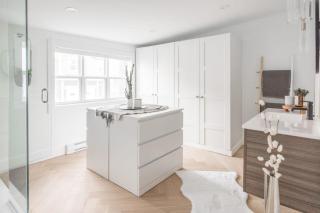 The QV Stage, Lux Couples Retreat W Outdoor Sauna - 2