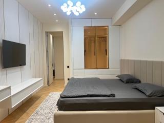 Premium 240m Apartment in City Center Quiet & Spacious - 1