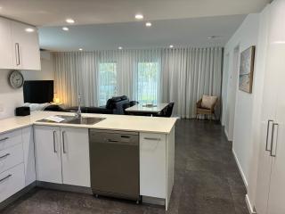 1 - 5a Coochin Street, Dicky Beach - 200m To Beach - 8