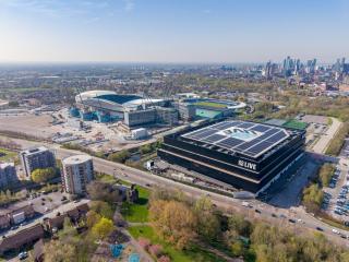 6th Floor W balcony Walk To Coop Arena Etihad - Pass the Keys - 4