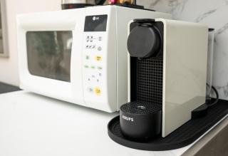 Cozy Letna Flat Walk to Center - 5