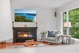 Private & Convenient-Hot tub-Fire Pit-Game room! - 9