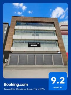 Super Townhouse OAK Owaisi Hospital Mailardevpally Formerly Tolkanti Arc - 0