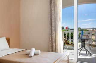 Sandy Maria studio 304 - 1