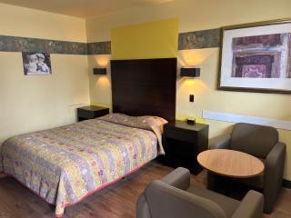 Motel R-100 - 8