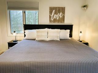 Private & Convenient-Hot tub-Fire Pit-Game room! - 6