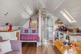 Otter Tranquil pod overlooking rolling Devon hills - 6