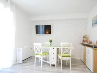 Ferienwohnung mit Garten - 1