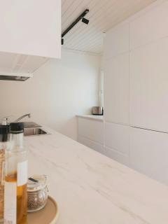 House With Guest Cottage Near Beach - Hallstavik - 6