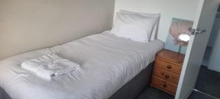 The Newark in Northgate 3 bedroom 5 beds parking garden - 5