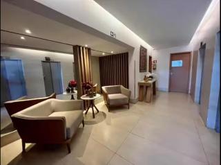 Crystal Place/ Former Bristol in front of Hugo Hospital - 1