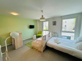 We Live In R - Suite 203 - 8