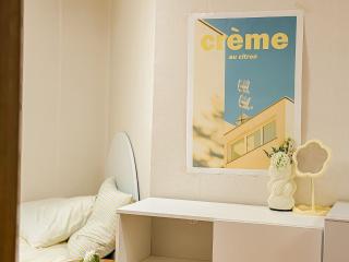 34Fully furnished studio in the heart of Hongdae, 15 minutes from Itaewon, solo travel - 1