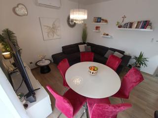Spacious Villa near Zadar & Nin with Garden & BBQ - 2