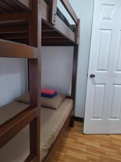 Budget Cozy Bunkbed Near Hiraya Tagaytay with Parking - 4