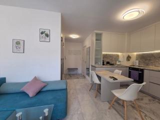 Iva's Cozy Loft Apartment Varna - 3
