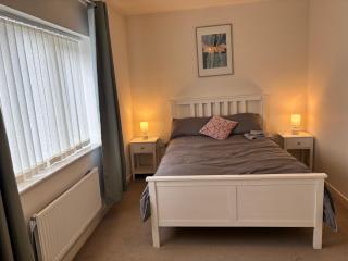 Cozy Home Walk to Anfield Stadium and Liverpool Attractions - 1