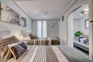 Historic building, centrally located, close to eve - 8