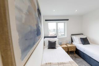 Bright 5Bed 2Bath - Near Stadium and Crownworks - 1