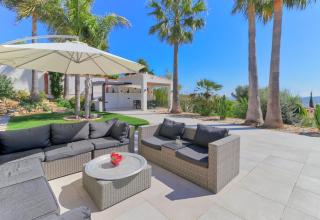 Amazing villa with panoramic views - 3
