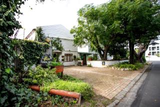Zoete Inval Travelers Lodge-Backpacker Loft - 9