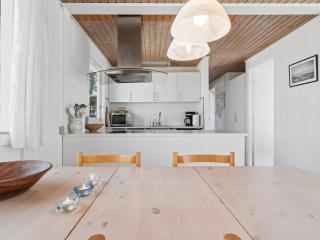 Holiday Home Mikkelina - 700m from the sea by Interhome - 4