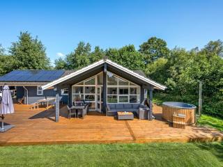 Holiday Home Alrike - 850m from the sea by Interhome - 5
