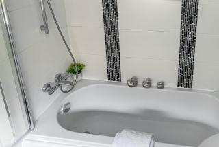 Charming York House, Sleeps 6, Walk to Centre - 8