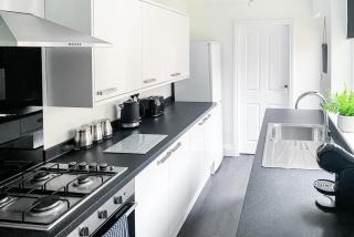 Charming York House, Sleeps 6, Walk to Centre - 5