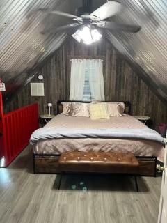 Prickly Pear - Rustic Cabin - 9